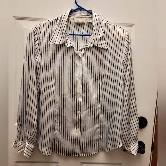 Kathryn Deene Blouse - Picture 1 of 3